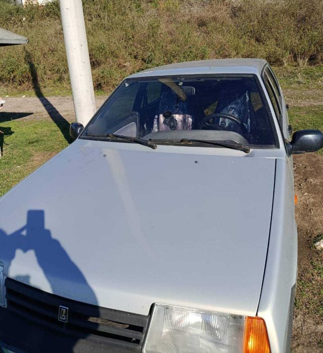 Продам автомобіль ВАЗ- 21099 2008 року випуску. Пробіг 75 тис. Замінене масло в ДВС та КПП, також замінені стойки амортизаторів (передні та задні). Замінені на нові шарові, рульові наконечники, поміняний стартер, патрубки ож.
Сіви та поїхав. Продається по тех. паспорту.