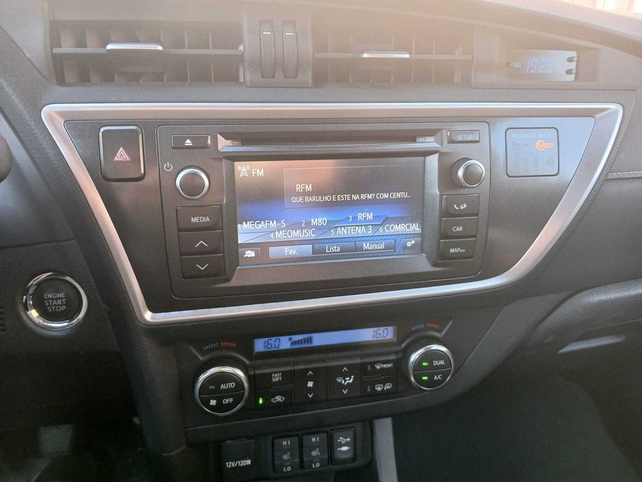 Toyota Auris Touring Sports