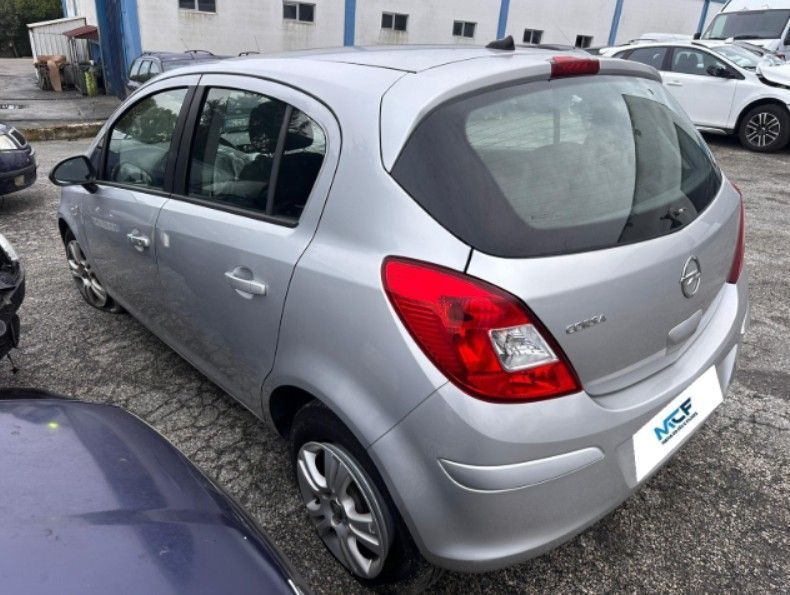 Opel Corsa D 1.2 Gasolina 86 cv  63 kW 2009 - 2014 A 12 XER para peças