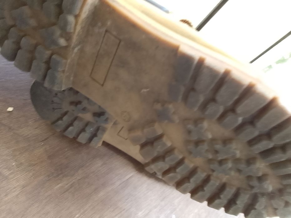 Botas homem 45 em razoável estado