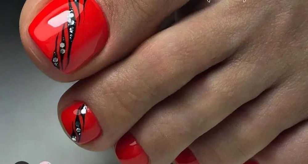 Наращивание ногтей, Маникюр, Педикюр,Шугаринг всех зон. Завжди світло