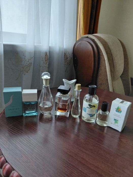 Вінтажні й сучасні мініатюри Chanel, Dior, Chloe, Biadgotti, Ives Roch