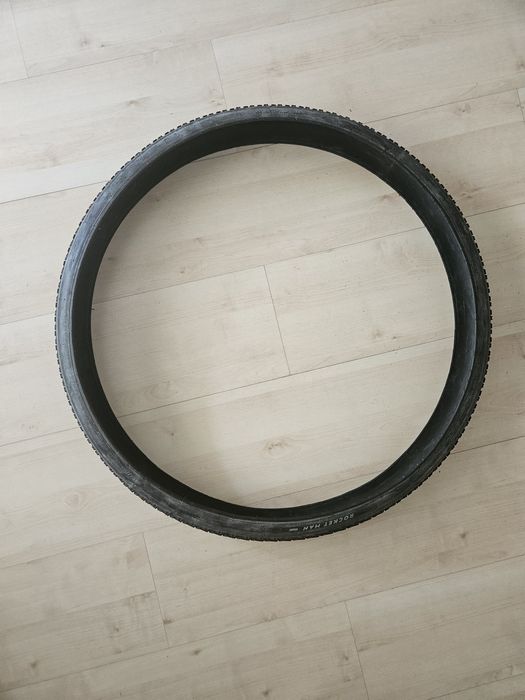 Dwie prawie nowe opony. Vee Tire Rocket Man 700 44 gravel 28x1.70.