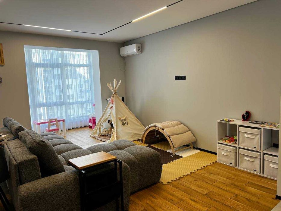 Продаж 2к квартири 86м2 з дизайнерським ремонтом у центрі Франківська