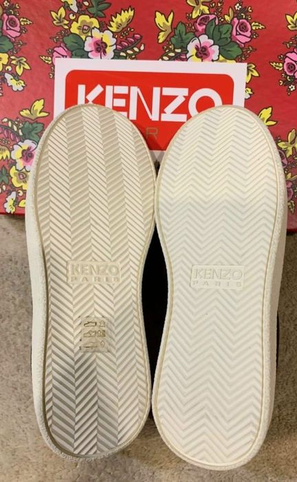 Sapatilhas KENZO. Couro. Tamanhos 43-44. 300€