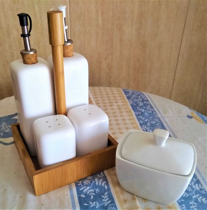 Galheteiro e açucareir em cerâmica