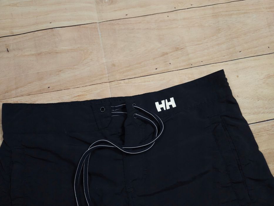 HELLY HANSEN Spodenki Plażowe Męskie Logowane r. 32