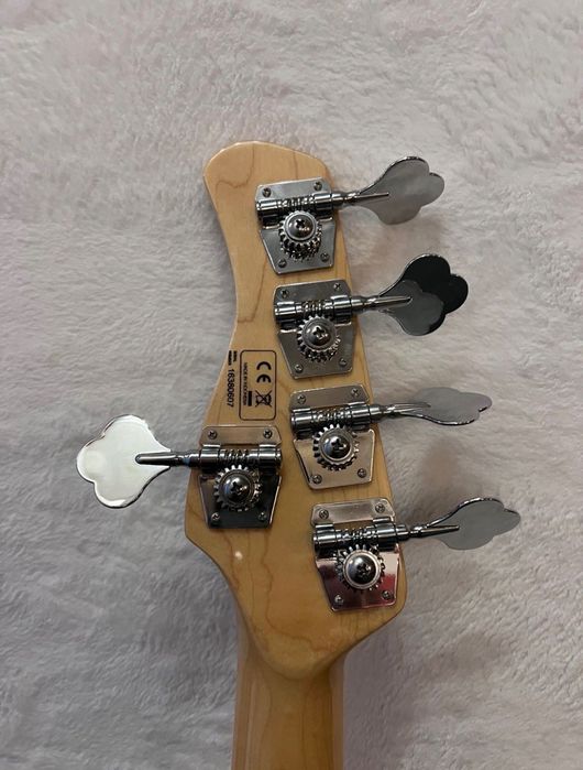 Marcus Miller V7