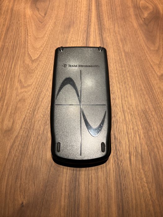 Calculadora gráfica TI-83 Plus usada mas em bom estado