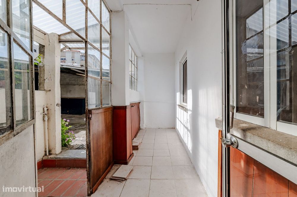 Apartamento T2 à venda na Rua General Humberto Delgado