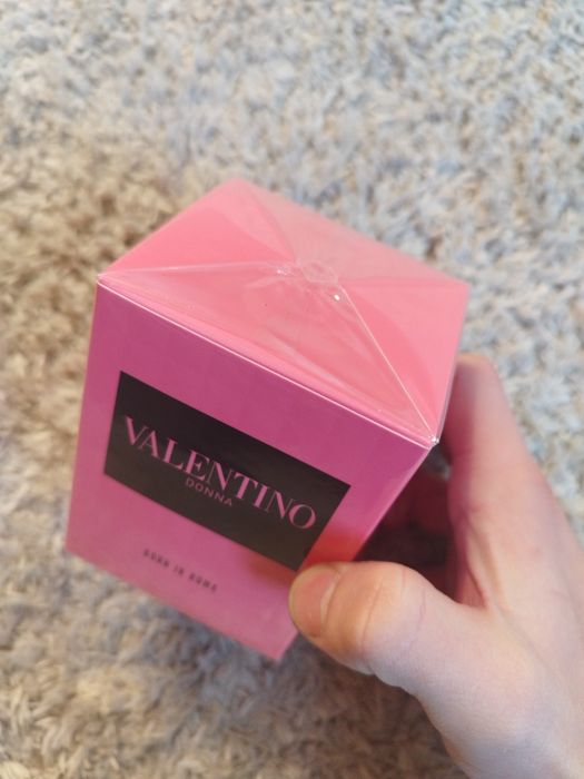 valentino donna born in roma