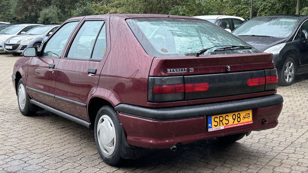 Zabytkowe Renault 19 bez korozji ** zolte tablice ** bardzo dobry stan