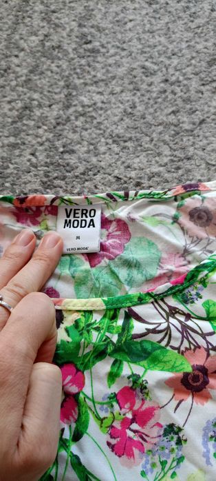 Bluzka z krótkim rękawem w kwiaty Vero moda 38