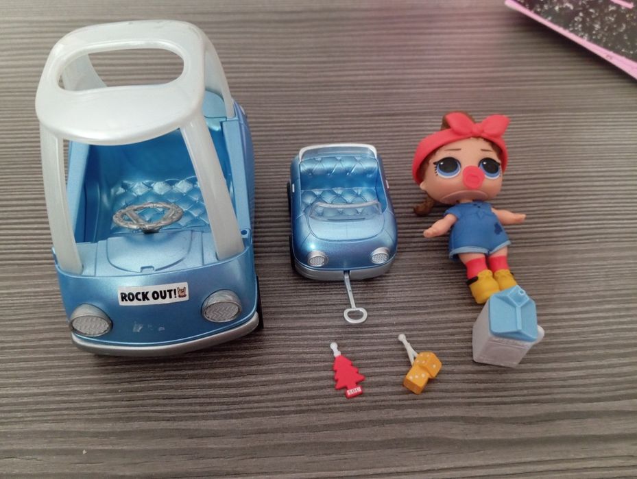 Lol surprise furniture samochód