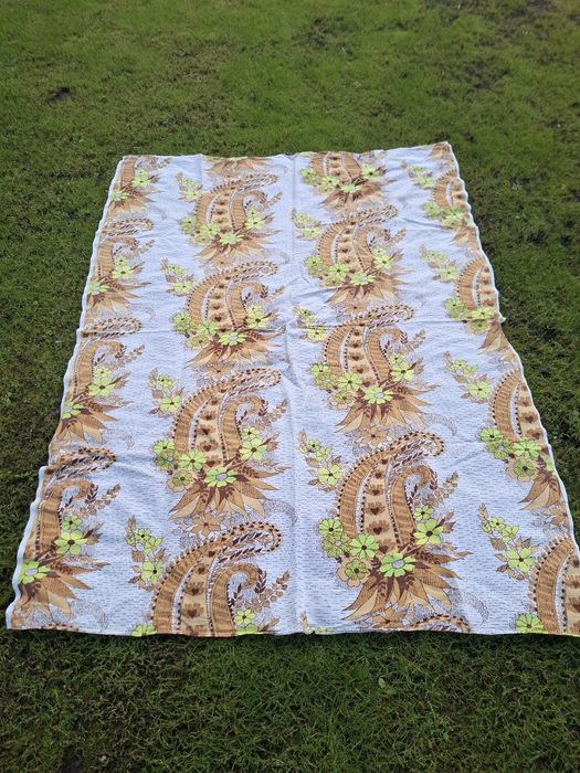 Lekka narzuta lub obrus PRL