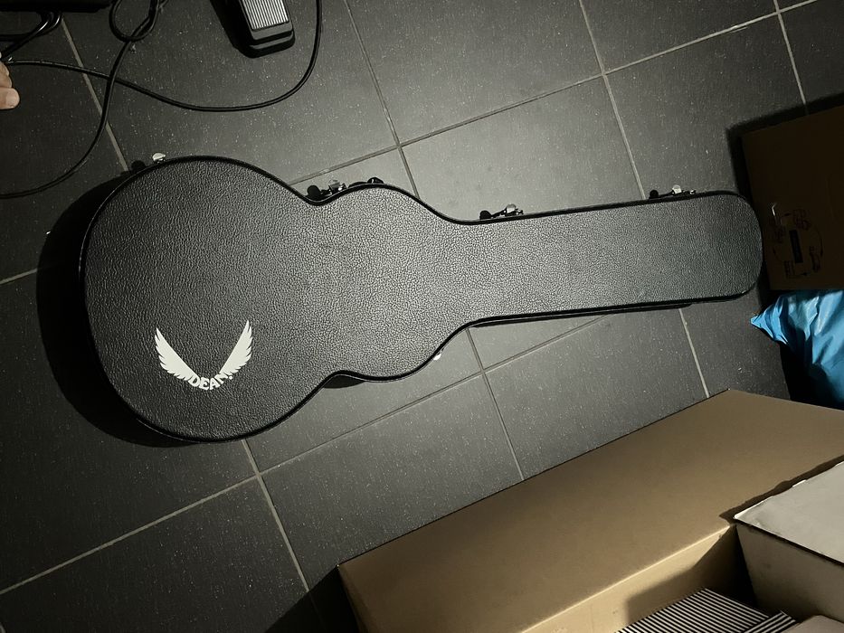 Guitarra Dean e Amplificador Bugera