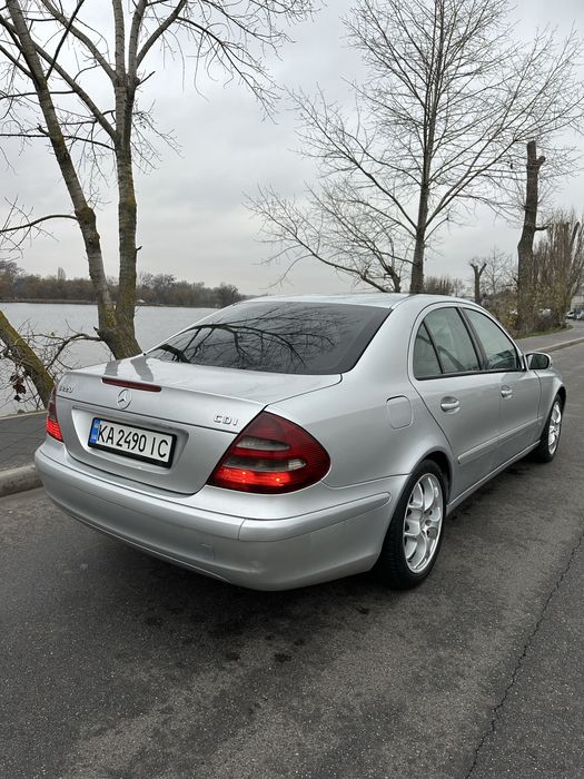 Mersedes benz E w211 2.2 дизель автомат