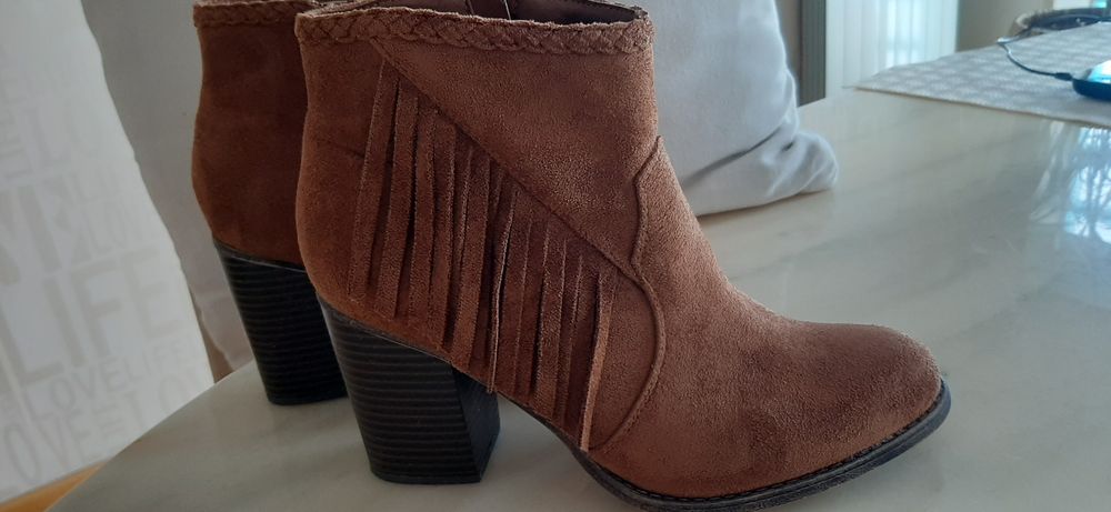 Botins castanhos