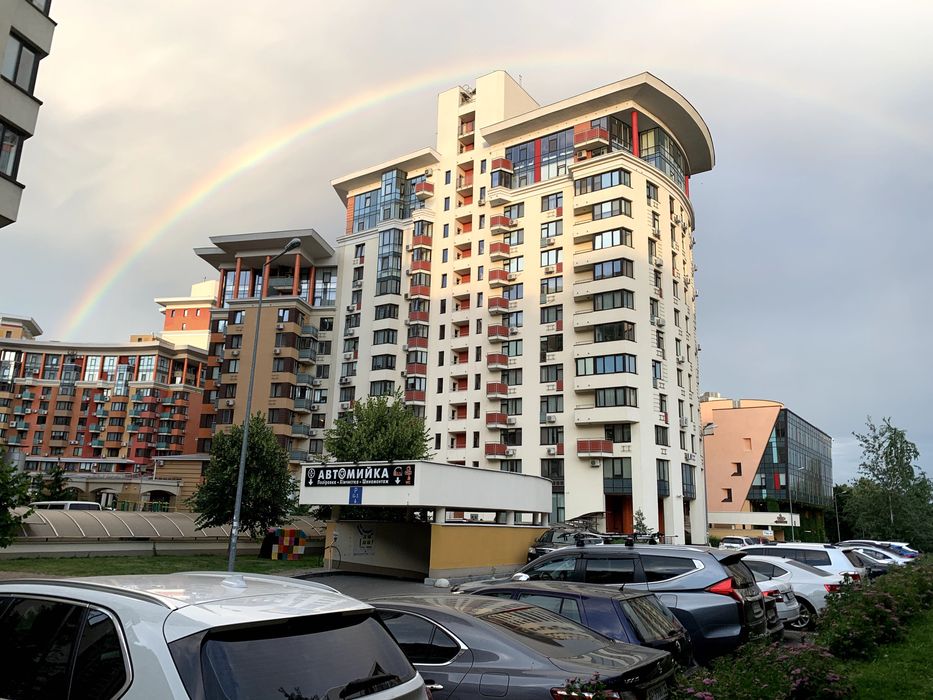 Продаж гарного власного паркувального місця Сонячна Брама