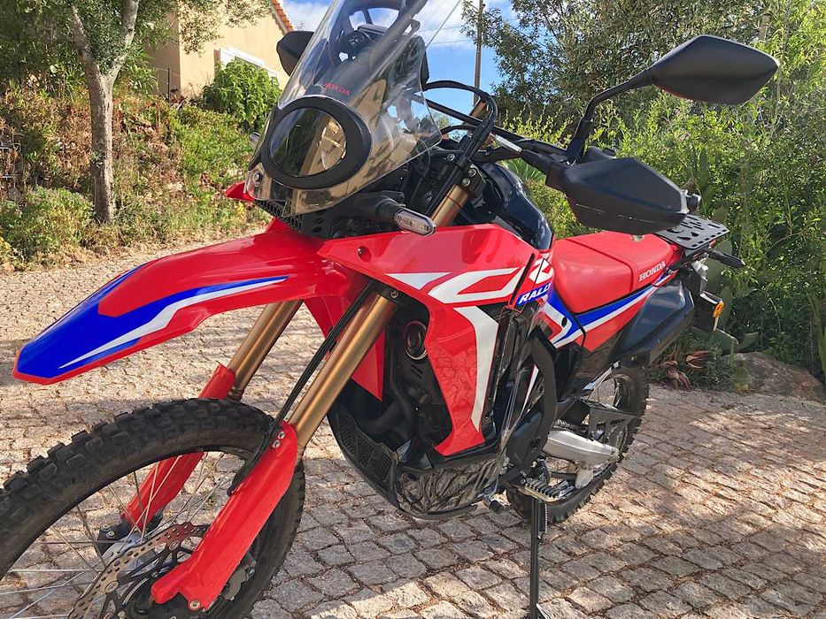 Honda CRF 300 Rally de 2025 em estado original