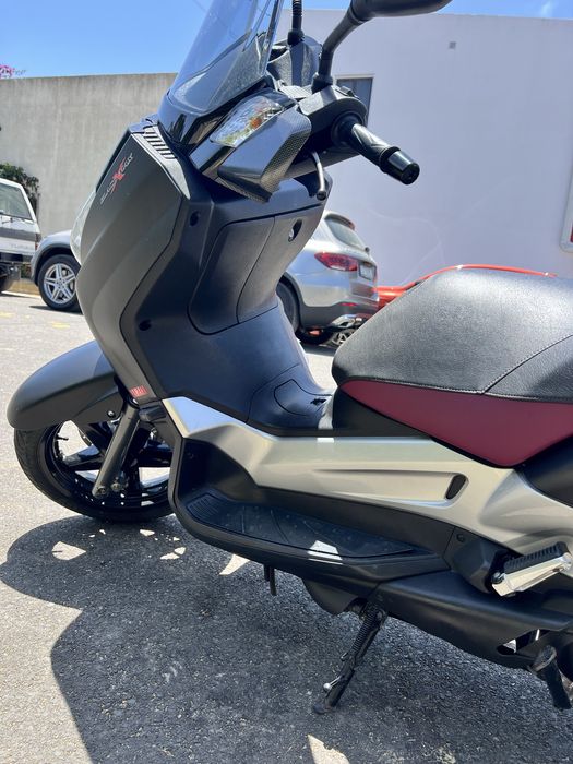 Yamaha X-Max 250