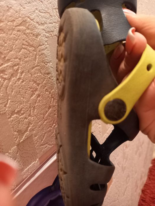 Крокси, бу., 27 р. Рожеві і сині