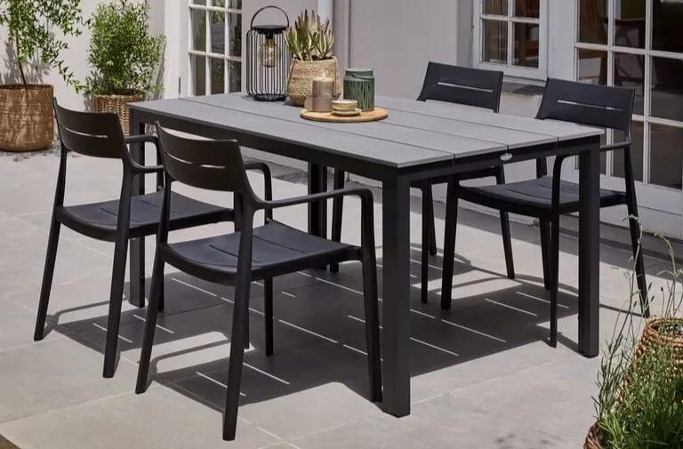 Mesa exterior em alumínio