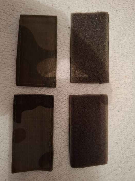 Rzep do munduru polowego khaki.