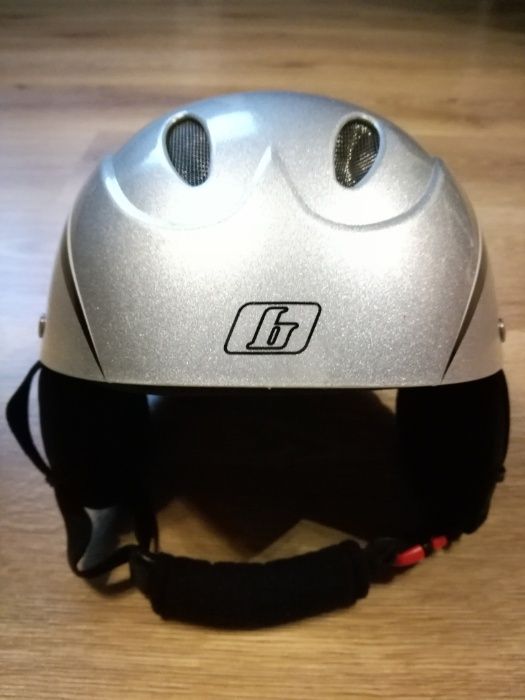 Kask narciarski dziecięcy jak nowy !!!
