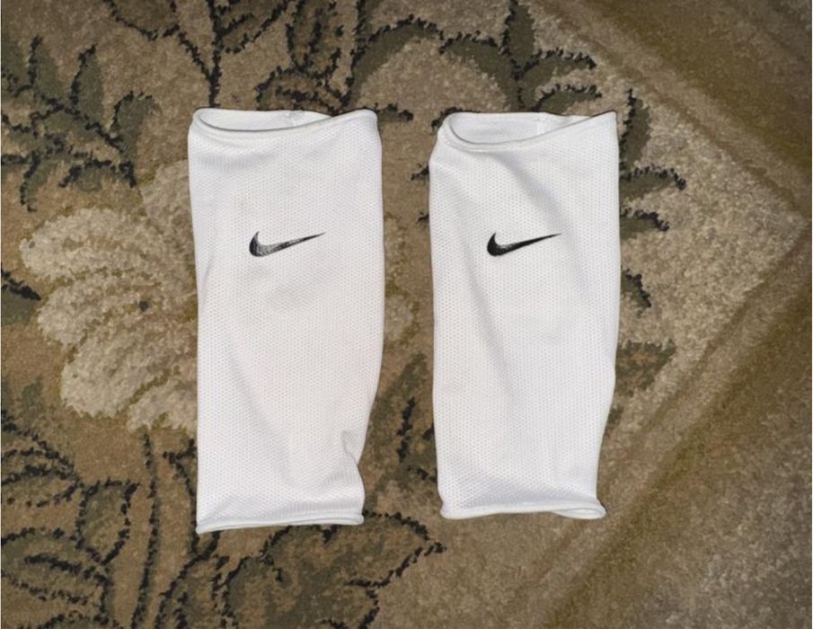 Тримачі чохли-фіксатори щитків Nike футбольні. Розмір XL.