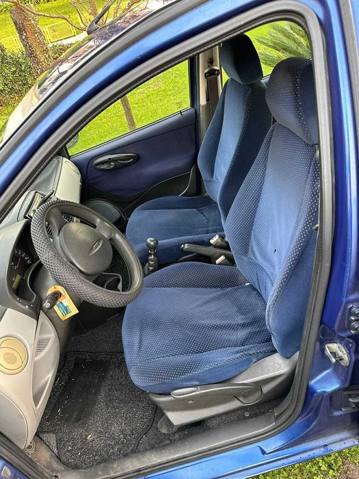FIAT PUNTO AZUL 2001