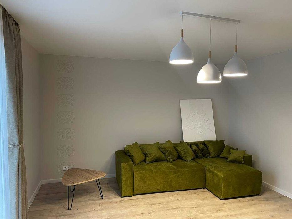 Оренда нового будинку є територія просторий Зимна Вода перша здача