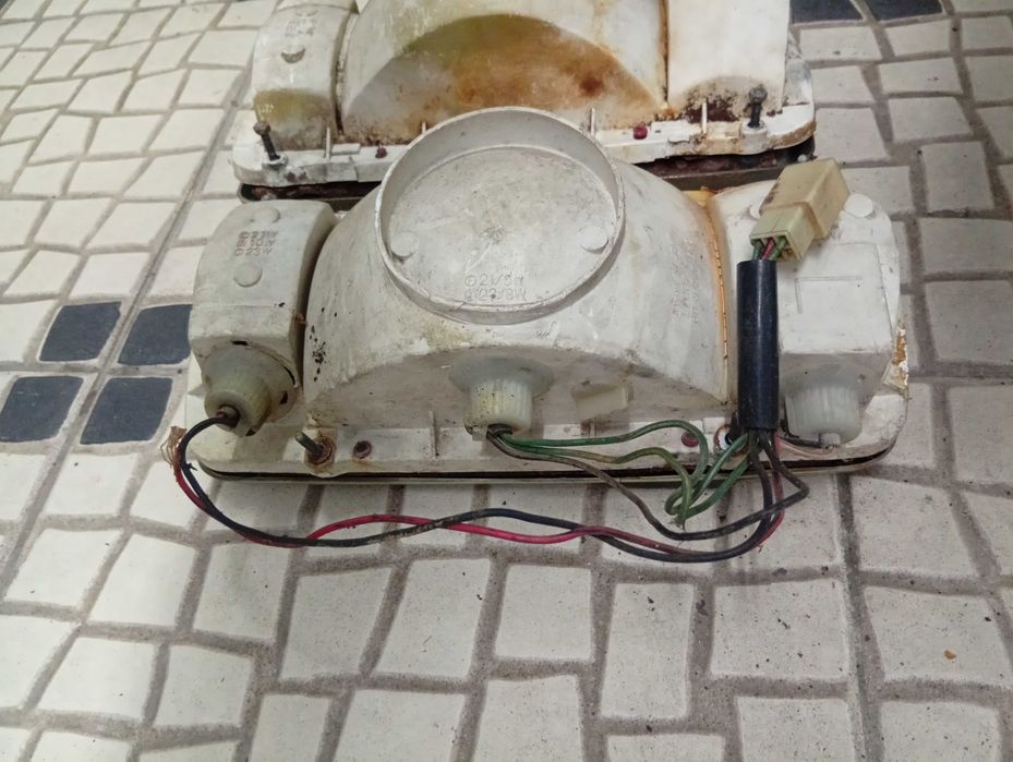 Farolins traseiros Datsun 1200