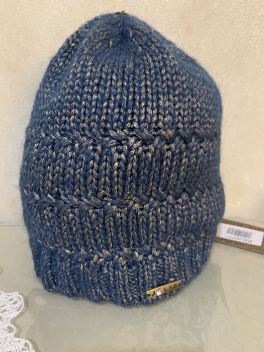 Шапка зелена, сіра