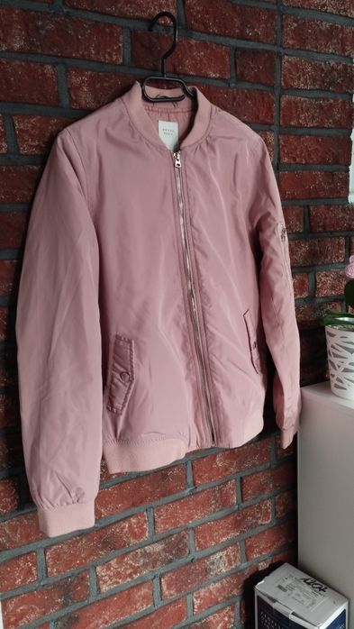 Kurtka bomberka pudrowy róż