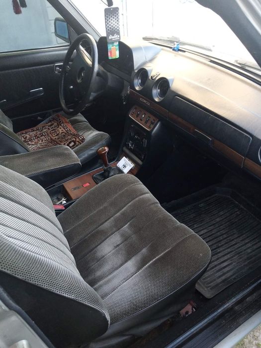 Mercedes-Benz 240D