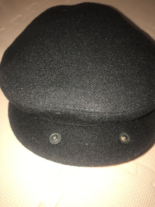 Кепка  деми из кожи и шерсти б/у  - набором.