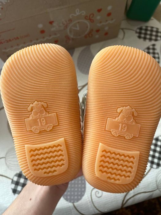 Ботинки дитячі 19 розмір