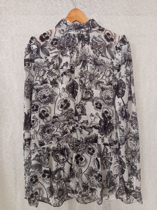 Блуза жіноча в квітковий принт бренду Next