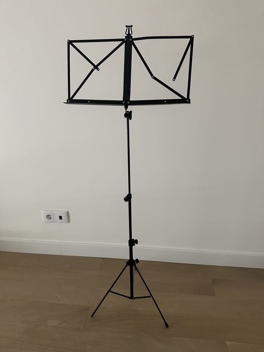 Tripé para pauta musical