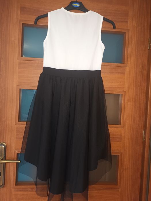 Sukienka elegancka 146cm