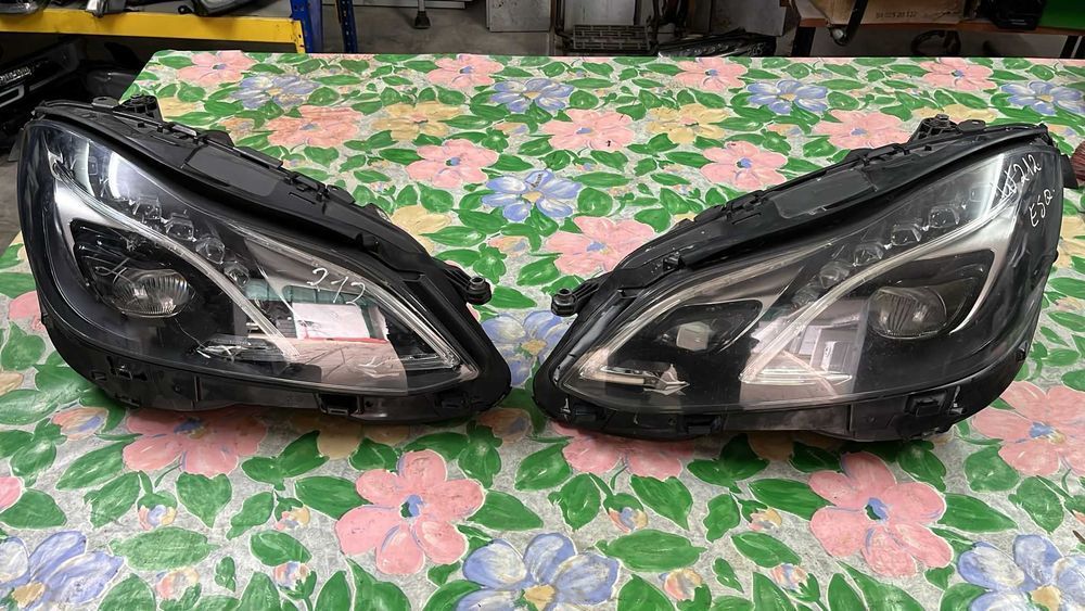 Par Faróis Mercedes Benz W212 (Intelligent Light System)