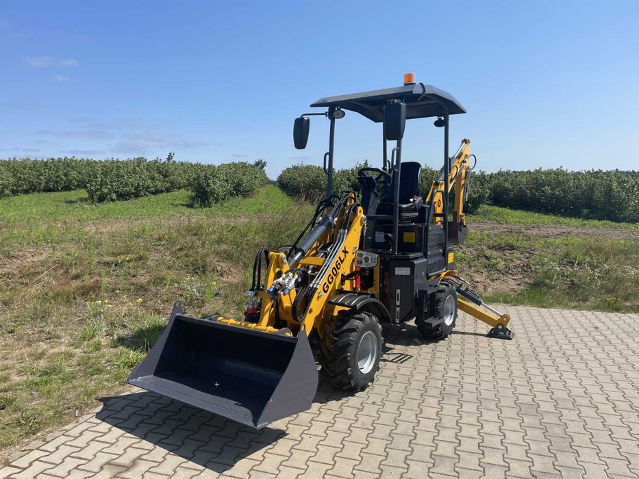 Mini Koparko ładowarka GG06LX Gunter Grossmann silnik Perkins o mocy 25 KM 3 cylindry