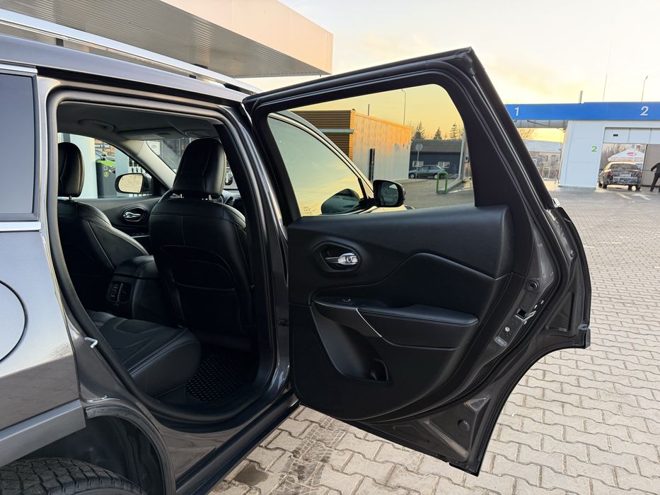 Jeep Cherokee Limited AWD 3.2 бензин 2020 р.в