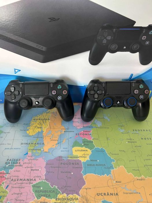 Consola PS4 Slim 500GB nova, 2 comandos originais Dual Shock, jogos