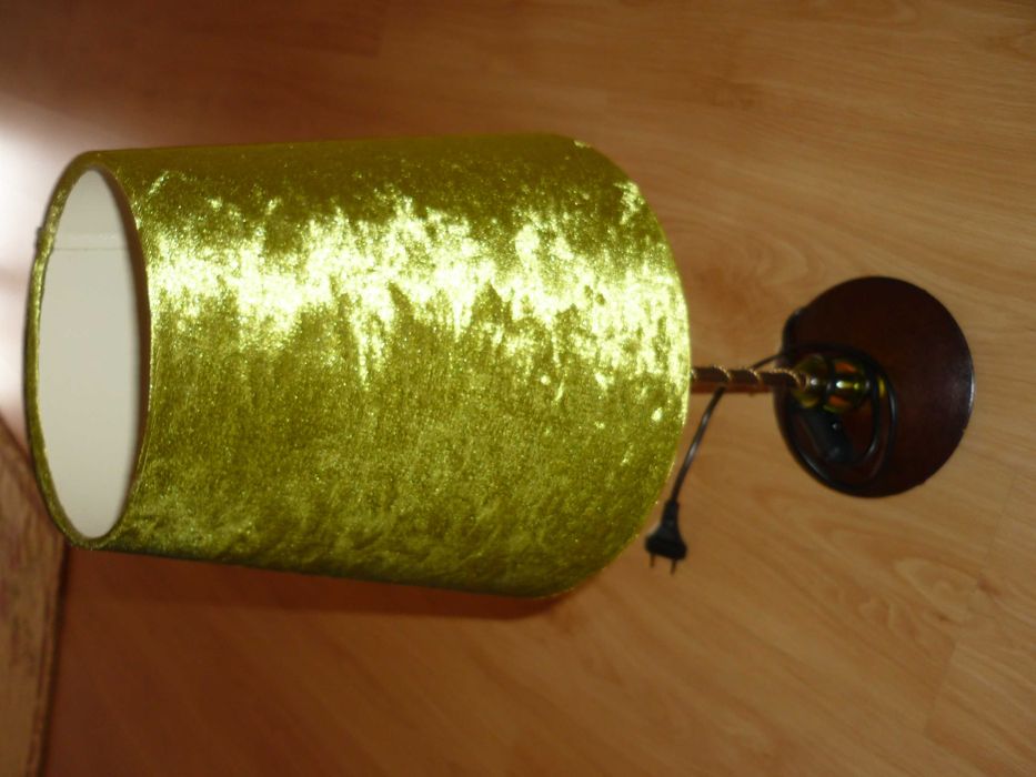 Vendo dois Candeeiros em veludo verde iguais