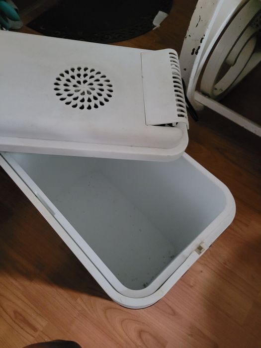 Lodówka turystyczna samochodowa 12V
