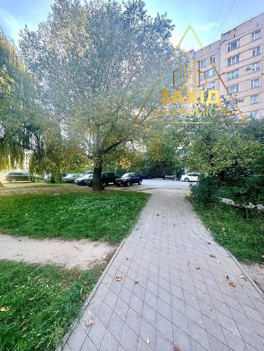 Двокімнатна біля Північного ринку на пр. Молоді