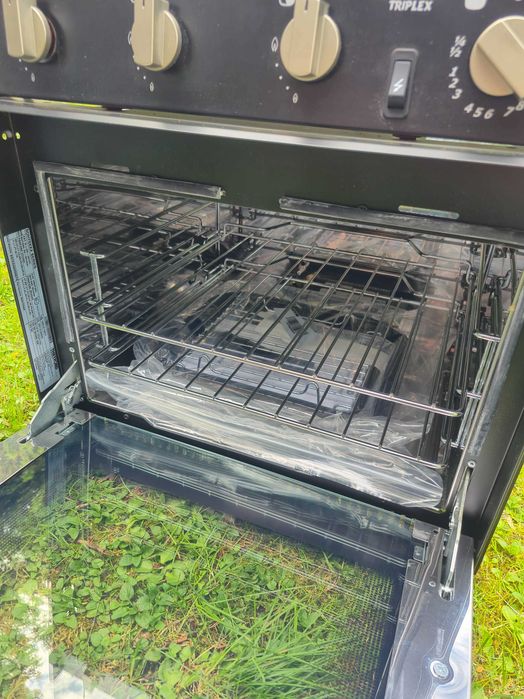 Nowa! Kuchenka do kamperów Thetford TRIPLEX, 3-palnikowa z piekarnikiem i grillem