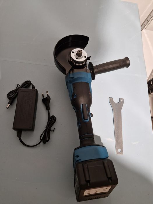 Rebarbadora com 2 baterias
